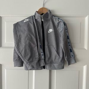 NIKE TRACKSUIT